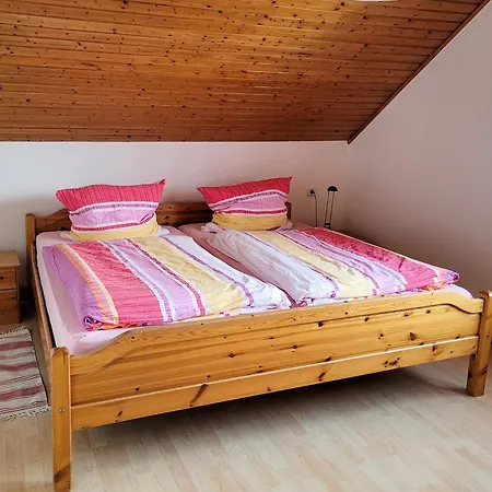 Rhoennest Mit Grosser Ueberdachter Terrasse Apartamento